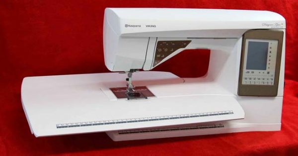 Highlights of the Husqvarna Viking Designer Topaz 50 sewing machine