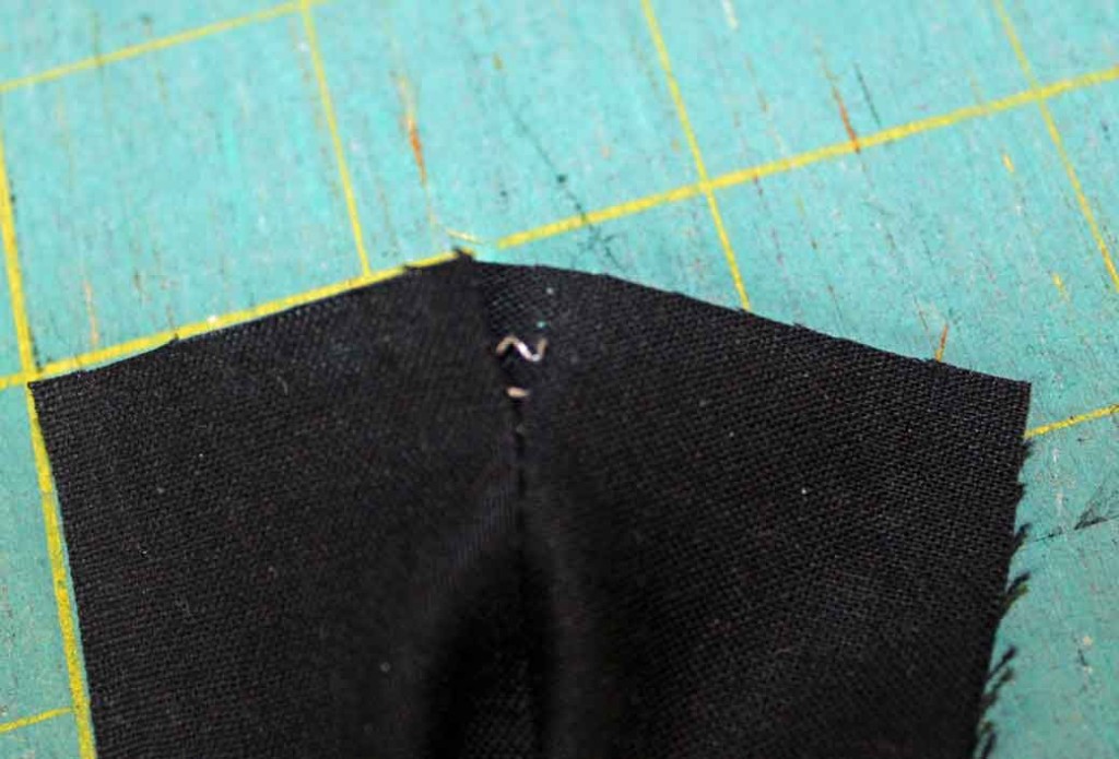 Seam can be pulled apart with a stitch length of 2.5. 