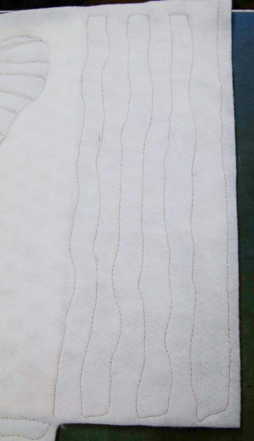 Organic wavy lines of quilting