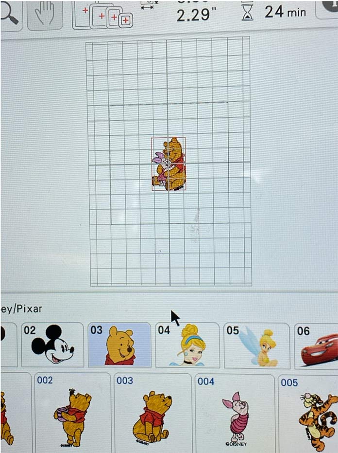 Winnie the Pooh hugging Piglet Embroidery Design. Brother Luminaire 2 Innov-ìs XP2