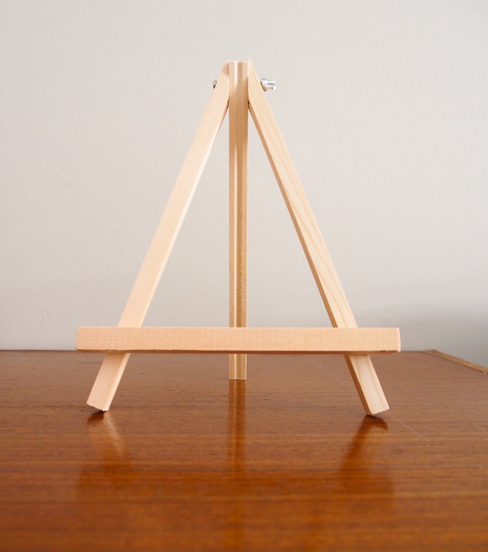 Small easel to display Festive Tree Wallhanging