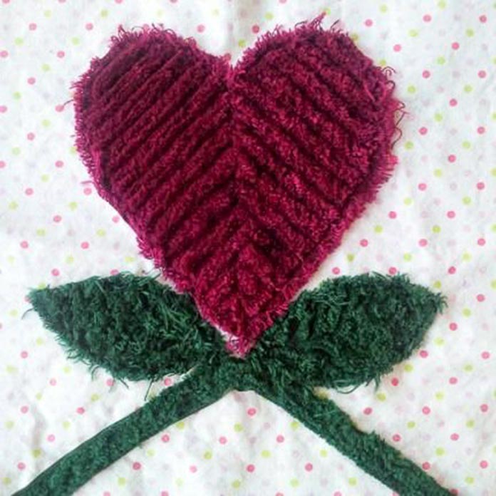 Chenille applique heart, leaves and bias stem