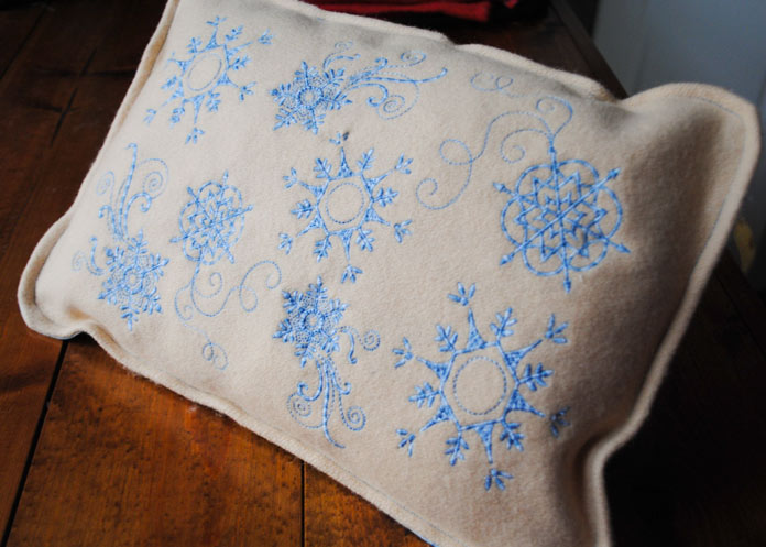 The finished Blue Snowflakes Cushion