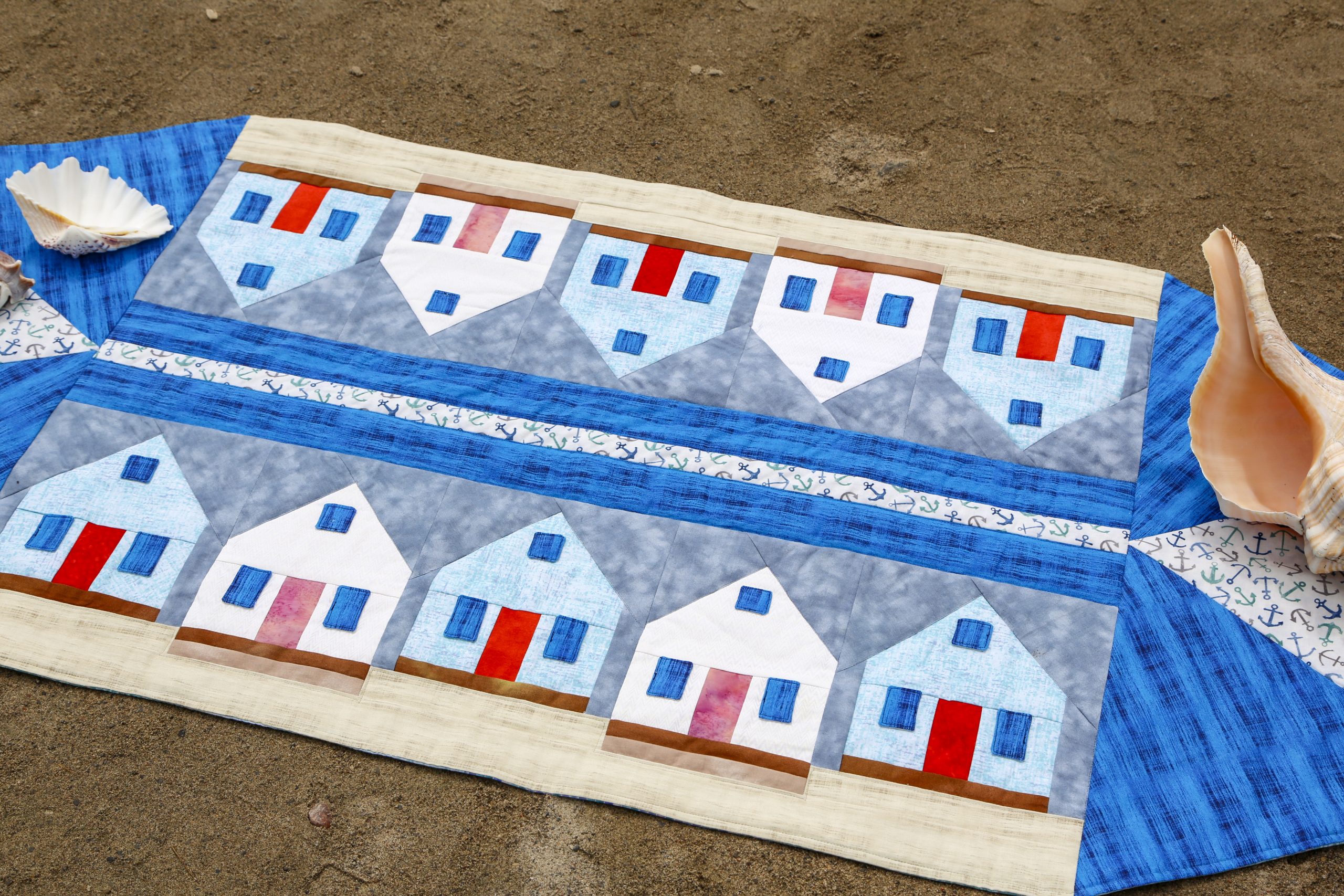 Life is a Beach Table Runner by Cathy McClean for ANPTmag Issue 53; photo by Carla A. Canonico for ANPTmag