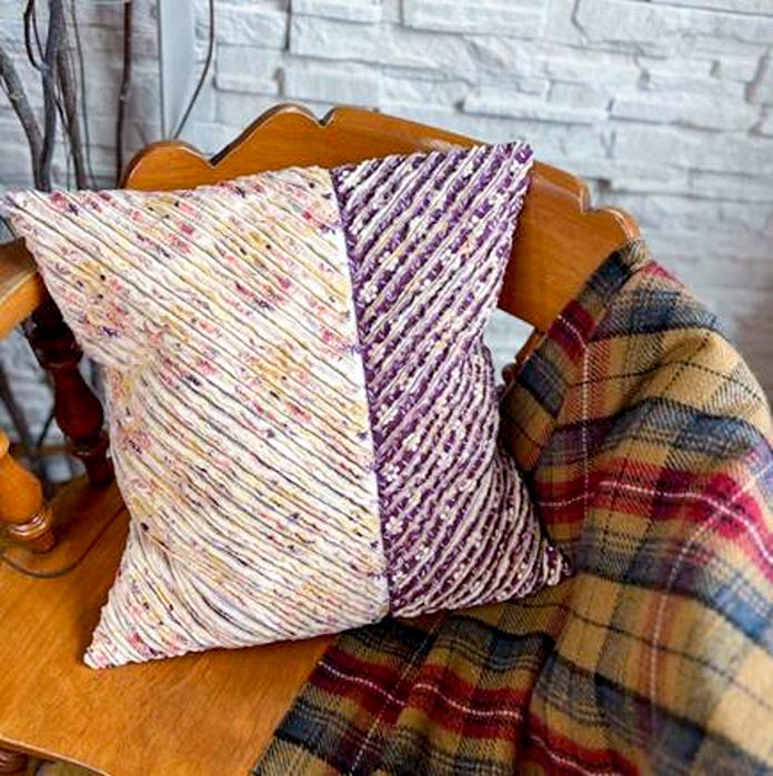 Faux Chenille Cushion Cover by Olesya Lebedenko for ANPTmag Issue 64; photo by Olesya Lebedenko for ANPTmag