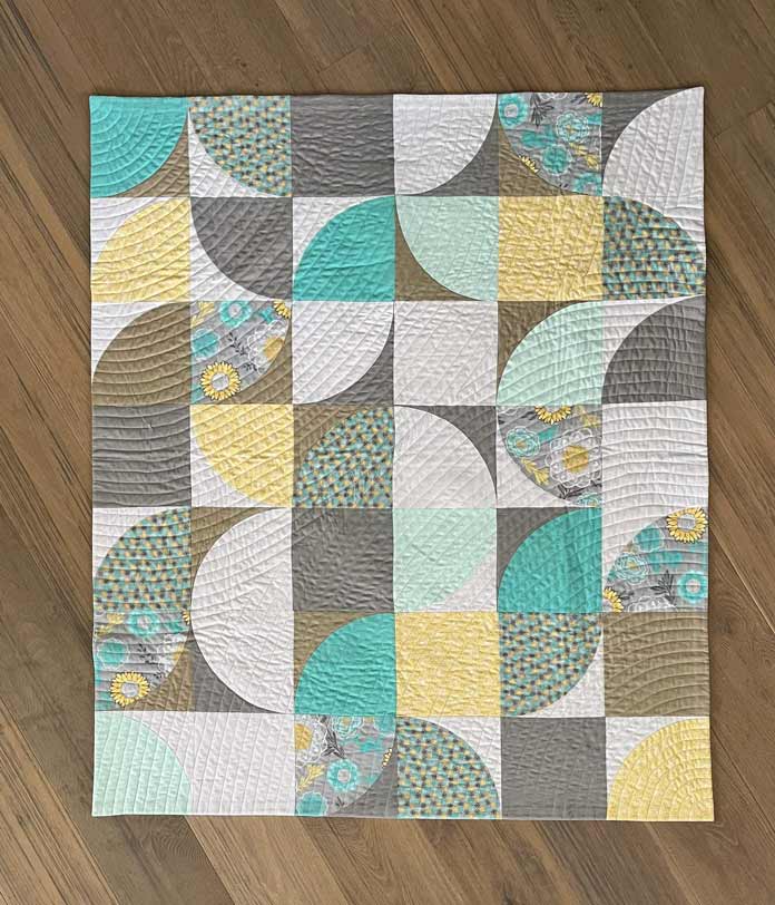 The Eclipse Quilt pattern by Heather McArthur for Issue 68; photo by Heather McArthur for ANPTmag