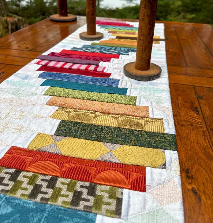 Detail of 33 Steps Table Runner by Jennifer Houlden for ANPTmag Issue 64; photo by Jennifer Houlden for ANPTmag
