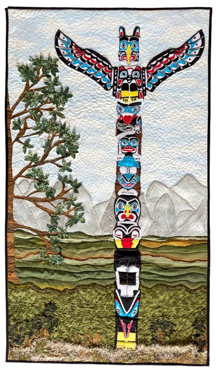 Kakaso’Las Totem Pole Wall Quilt by Annette Janca for ANPTmag Issue 63; photo by Annette Janca for ANPTmag