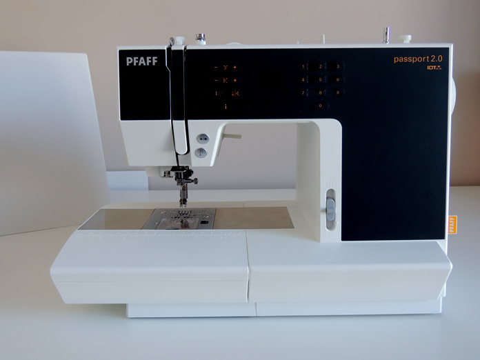 Front view of the PFAFF passport 2.0 sewing machine