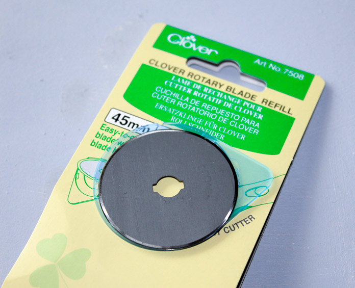 45mm packaged Clover blade in blade holder; Clover Rotary Blade Refill - 45mm