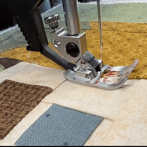 Close-up of quilting with a straight line on the PFAFF creative icon 2