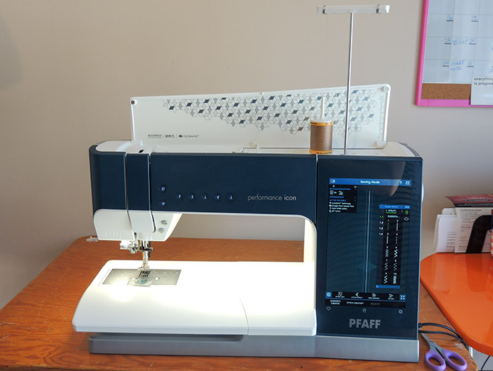 PFAFF performance icon sewing machine