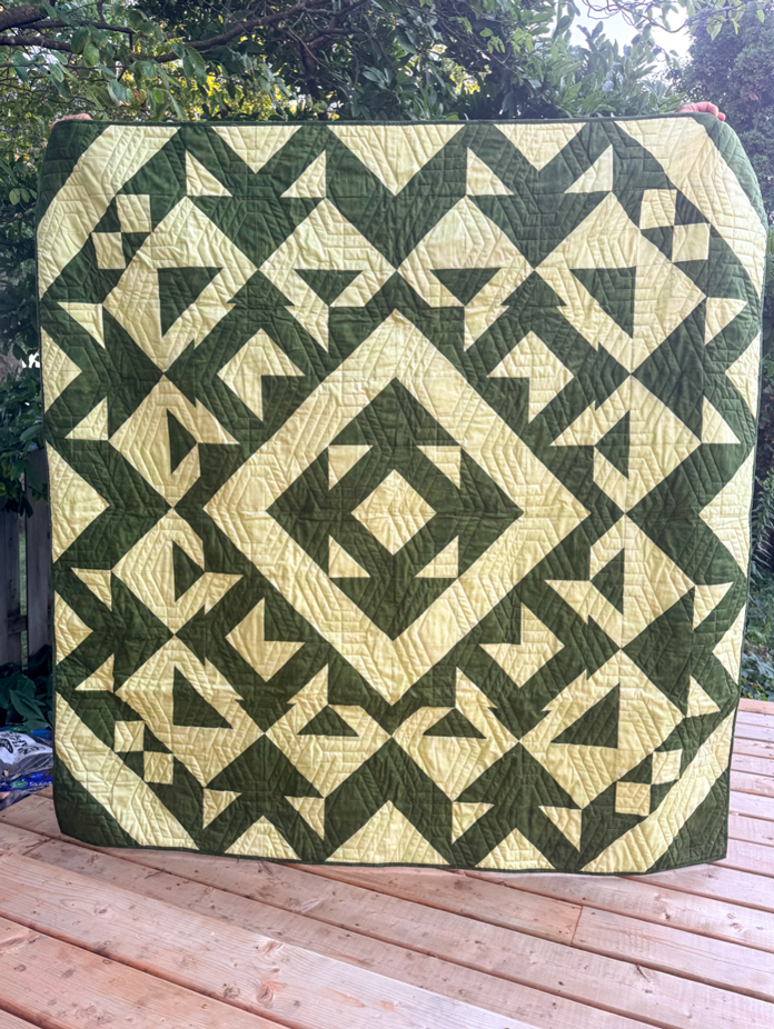 Grass Clippings Quilt by Paul Léger for ANPTmag Issue 71; photo by Paul Léger for ANPTmag