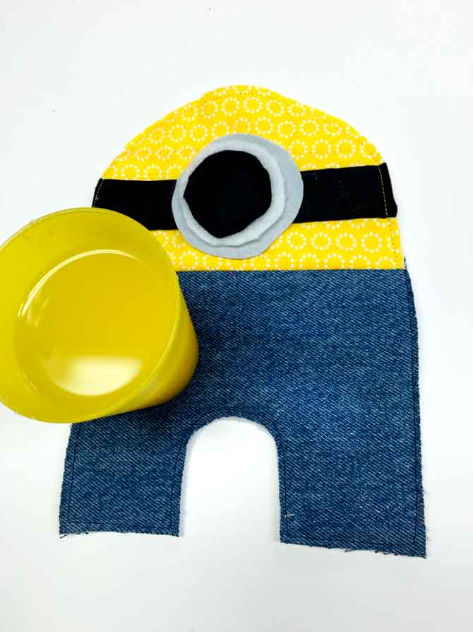 Finished minion mug rug.