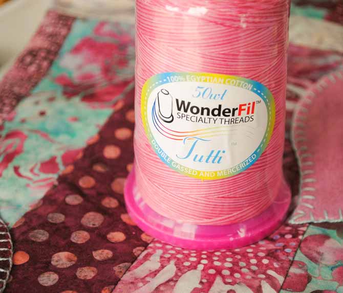 WonderFil's Tutti thread on the Valentine's tablerunner