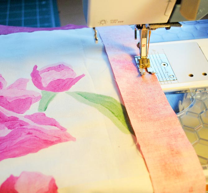 Using DecoBob to sew on the borders